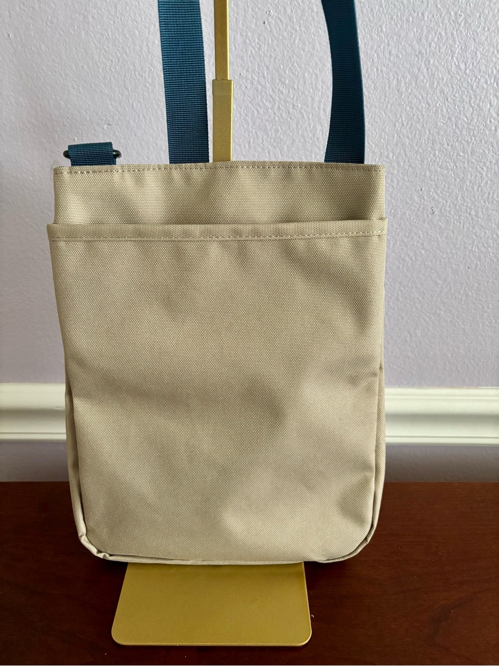 KAVU Crossbody Messenger Bag Beige Canvas Travel Utility Organizer Adjustable - Picture 4 of 12